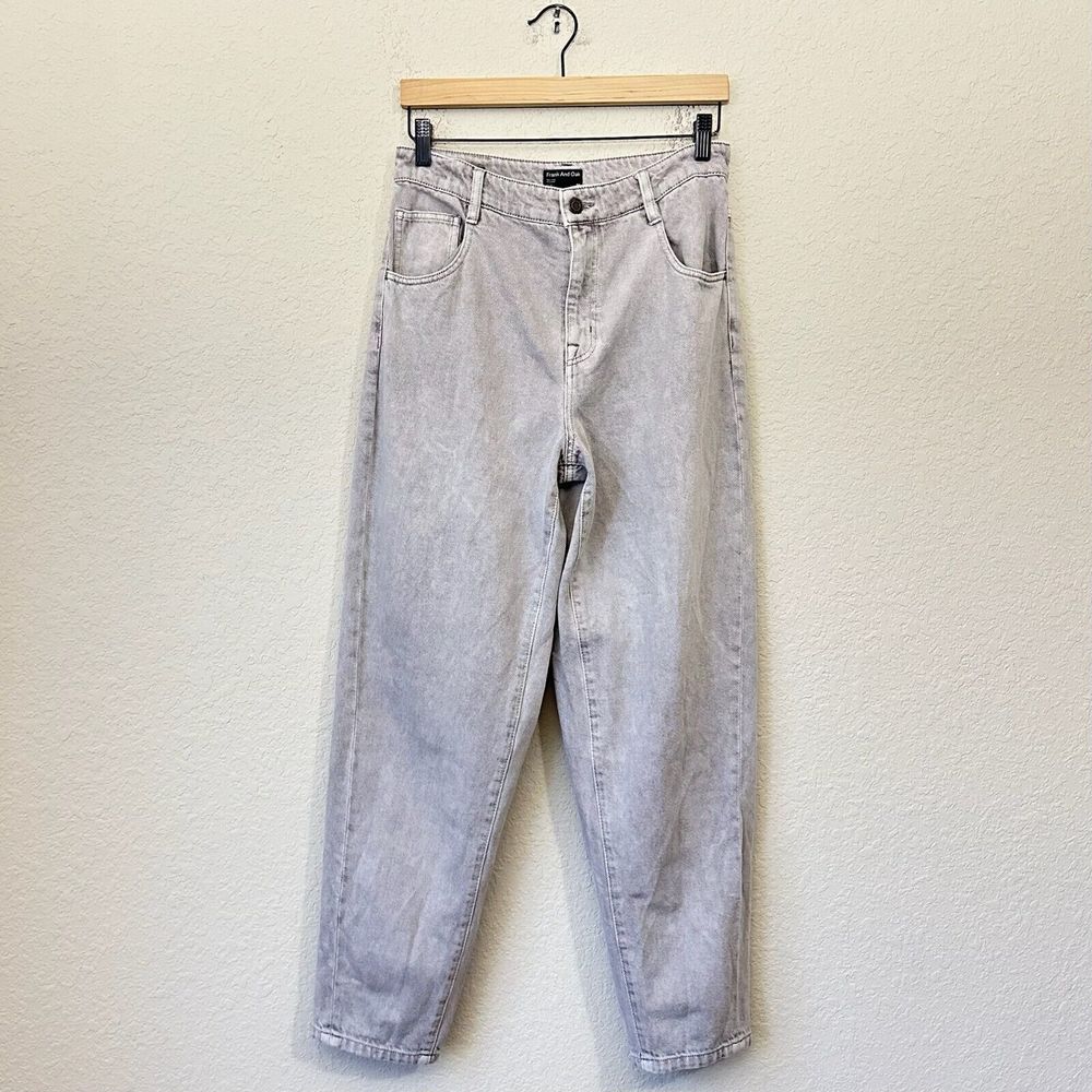 FRANK AND OAK The Linda Balloon Fit High Rise Jeans in Grey